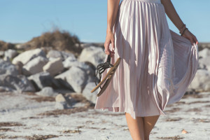 Maxi vs midi φούστα: Πώς θα διαλέξεις τη σωστή για τα spring look σου