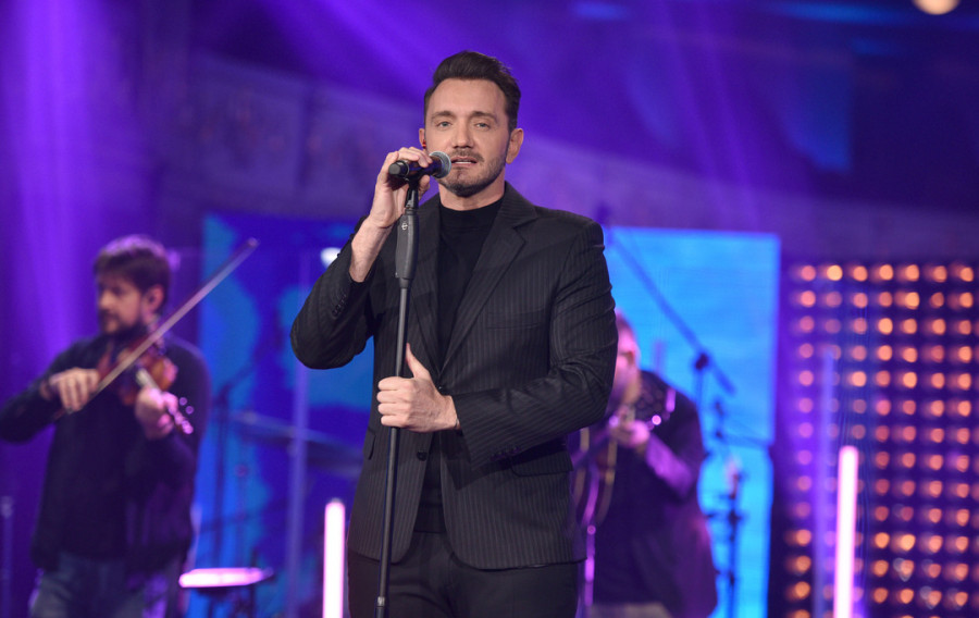 Χρήστος Μενιδιάτης: Οι σκέψεις του για την πολιτική, η υποκρισία στον χώρο του τραγουδιού και η ταινία για τη ζωή του πατέρα του