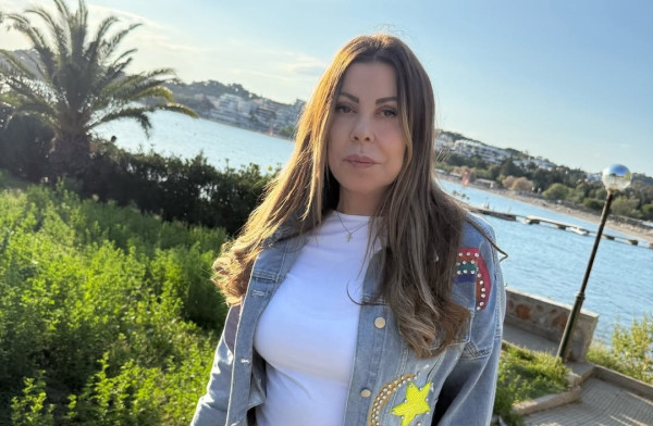 Άντζελα Δημητρίου: Έκανε Ανάσταση μονιασμένη με την κόρη της, τον γαμπρό της και την εγγονή της