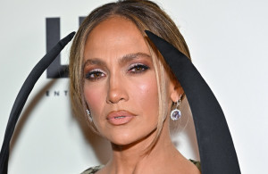 Το απίθανο trick της Jennifer Lopez για πιο ξεκούραστο βλέμμα μέσα σε λίγα λεπτά