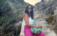 Κωνσταντίνα Μπεκιάρη: Ο Μπισμπίκης που δεν ήταν διάσημος όταν τον παντρεύτηκε, η συγγνώμη στον Ντέμη Νικολαΐδη και η ζωή της σήμερα