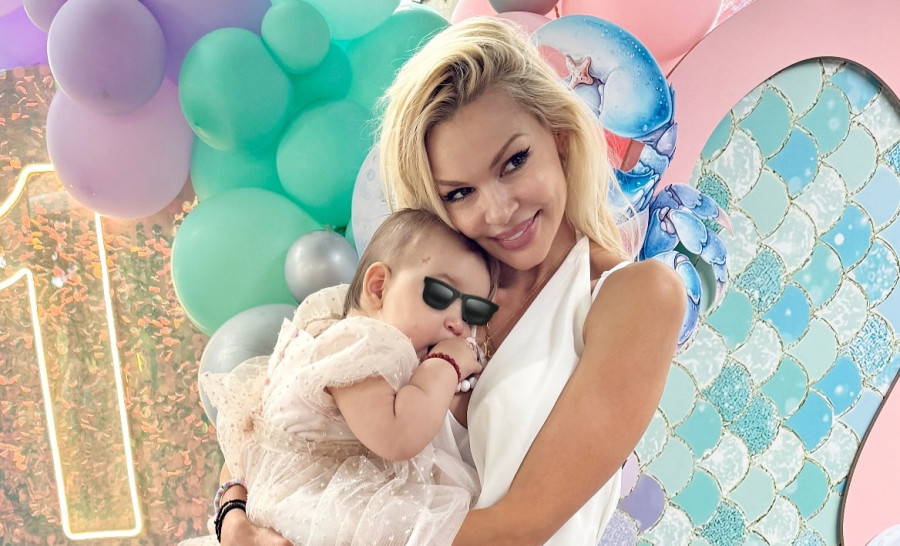 Βίκυ Κάβουρα: Το παράπονο προς τις μαμάδες και η αποκάλυψη του πλήρους ονόματος της κόρης της