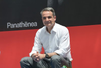 Κυριάκος Μητσοτάκης: Τον ρώτησαν για τον γάμο του γιου του, Κωνσταντίνου, με τη Μαρία Σάκκαρη και η απάντηση είχε γέλιο