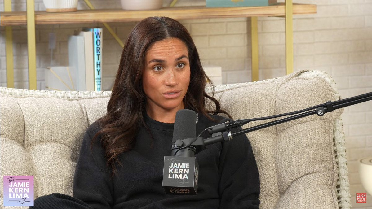 Meghan... Sussex: Η Δούκισσα έβγαλε το μακιγιάζ (για να κλάψει) και έδωσε συνέντευξη ως μαμά της διπλανής πόρτας. Έπεισε;