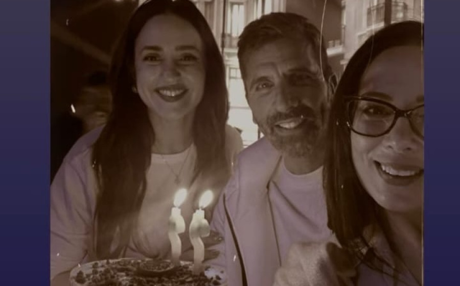 Θανάσης Βισκαδουράκης: Τούρτα έκπληξη στις πρόβες του J2US. Πώς αντέδρασε;