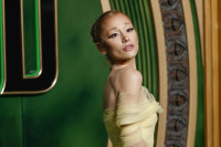 Το vintage φόρεμα της Ariana Grande στο “Wicked: For Good” έκανε πρεμιέρα… το 1950