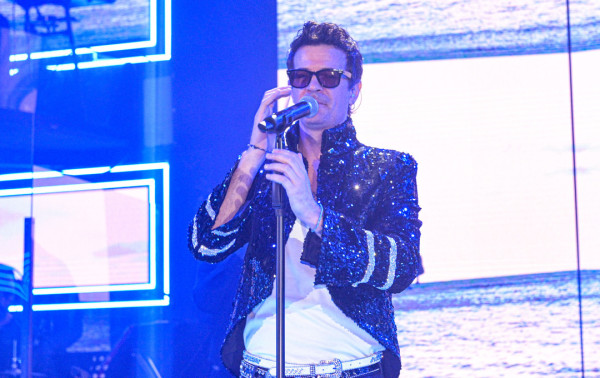 Νίνο: Η στιγμή που το μικρόφωνό του έγινε πιο viral από την ερμηνεία του στο live