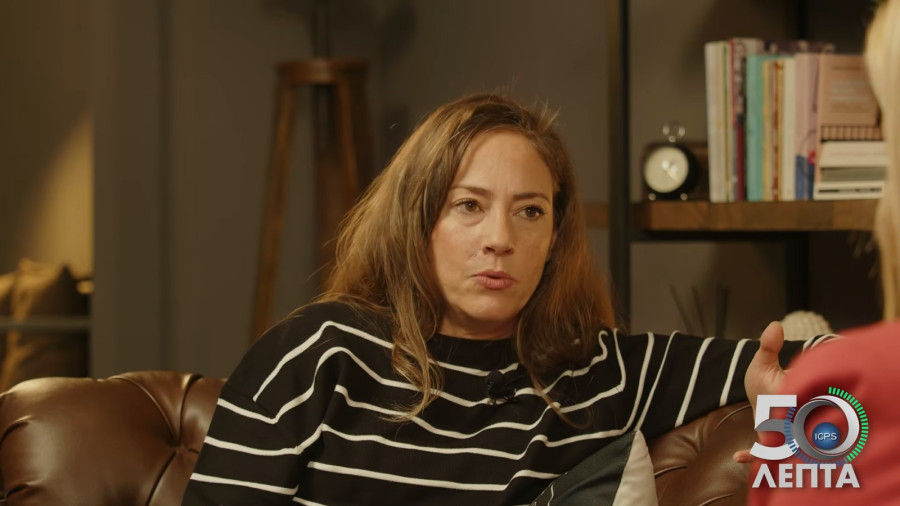 Αλεξάνδρα Ούστα: Η δραματική εξάρτηση των γονιών της από το αλκοόλ και η σκληρή δεκαετία που έχασε όλα τα αγαπημένα της πρόσωπα