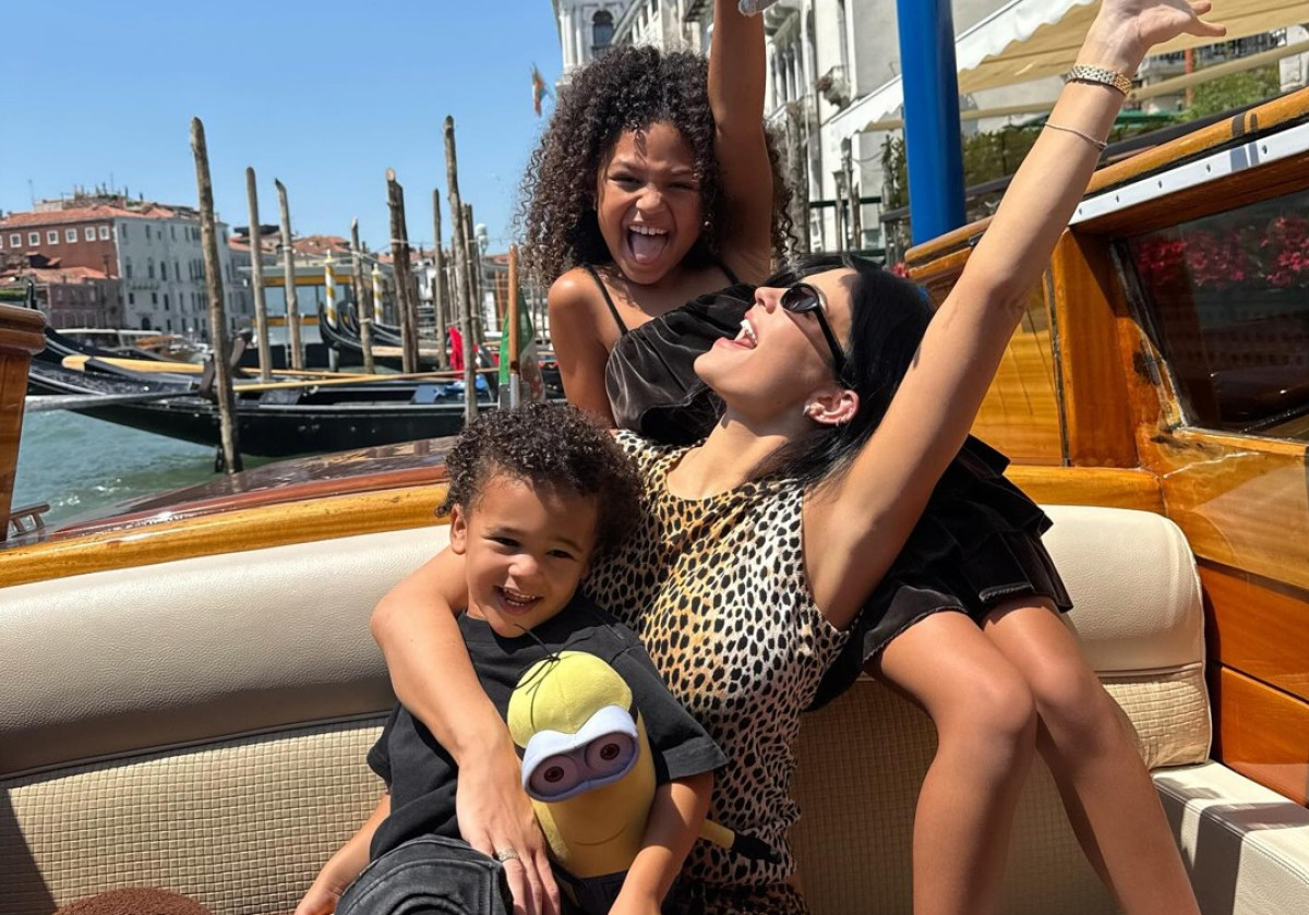 Η Stormi κλέβει την παράσταση στη νέα καμπάνια της Kylie και η γιαγιά Kris σχολιάζει