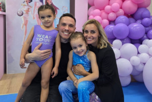 Μιλλούση- Πετρούνιας: Στόλισαν το σπίτι τους για Χριστούγεννα και πήγαν στο πάρτι της Σοφίας τους