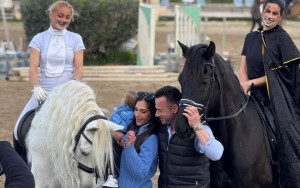 Βούλγαρη: Ο τρελός χορός με τον άντρα της για τον γιο τους και η είσοδος του μικρού με άμαξα! (Αποκλειστικά videos-Photos)