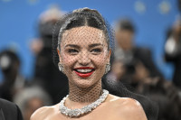 The "anti-aging nap": Το κόλπο της Miranda Kerr για να επιβραδύνει τη γήρανση του σώματος