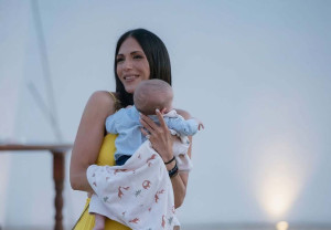 Ανθή Βούλγαρη: Σαββατοκύριακο με ιππασία και τον 6 μηνών γιο της στον ρόλο του μικρού ιππέα
