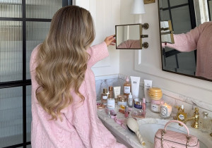 Αυτή η τεχνική βαφής αναδεικνύει τις μπούκλες χωρίς το dreaded “zebra” effect