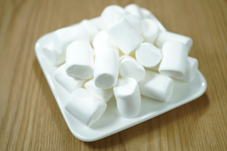 Πώς θα φτιάξεις marshmallows; Η Δήμητρα Στογιάννη σού δείχνει τη συνταγή