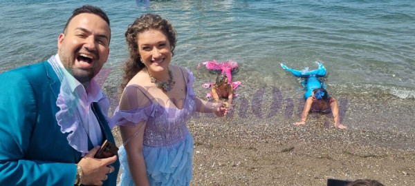 Το &#039;πε και το &#039;κανε ο Μαυρικίου! Γοργόνες βγήκαν στη στεριά στη βάπτιση της κόρης του και η τούρτα ενυδρείο - Αποκλειστικό υλικό