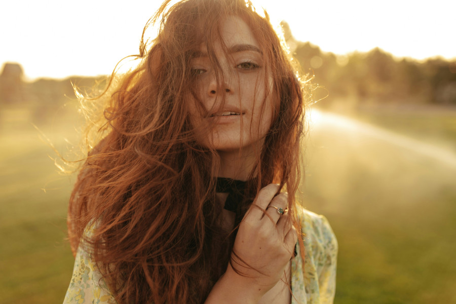 Hair perfume: Είναι απλώς ένα trend ή πραγματικά αξίζει μια θέση στο νεσεσέρ σου;