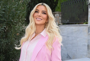 Άγιος Βαλεντίνος: Απελπίζεσαι γιατί είσαι μόνη; Η Καινούργιου σου στέλνει αγωνιστικούς χαιρετισμούς και σου υπενθυμίζει το δικό της τότε και τώρα