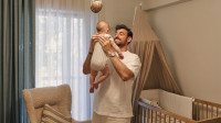 Νίκος Πολυδερόπουλος: Τι συμβαίνει όταν μένει μόνος με τον γιο του; Η φωτό που ανέβασε η Βαλασία Συμιακού