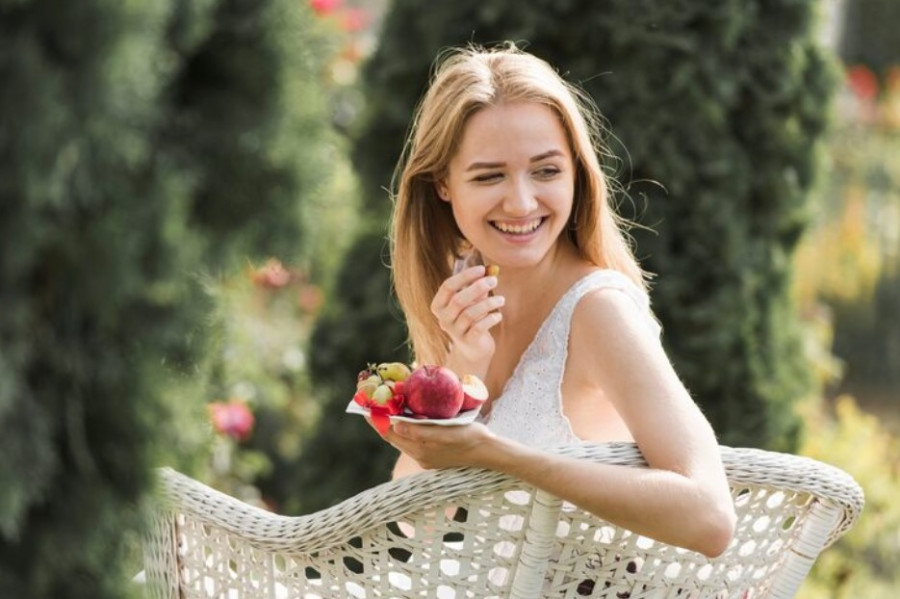 Γιατί αυτό το φρούτο, πλούσιο σε βιταμίνη C, προβάλλεται ως η επαναστατική λύση για τον ύπνο μας