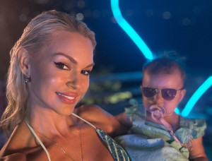 Βίκυ Κάβουρα: Ο έρωτας της κόρης της για τον μπαμπά και ο τρόπος που νανουρίζεται (μόνο συμβατικό δεν τον λες)