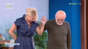 Τάκης Βαμβακίδης: Ο ποντιακός χορός με τη Φαίη Σκορδά που έκλεψε την παράσταση