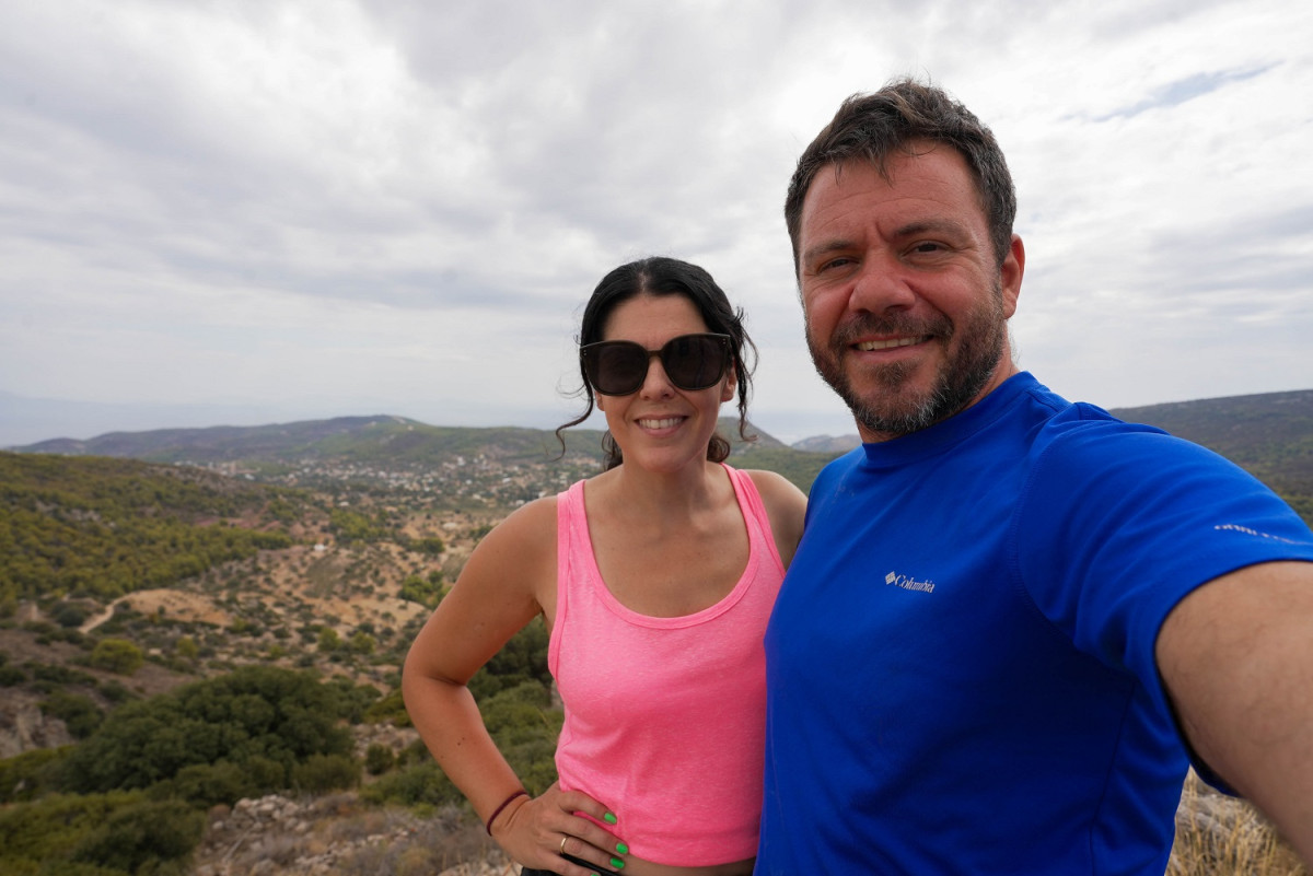 Happy Traveller: Ο Ευτύχης και η Ηλέκτρα εξερευνούν την πανέμορφη Αίγινα