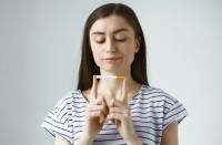 Είναι η Diet Coke το «τσιγάρο των millennials»; Να η αλήθεια για το πόσο κακή είναι (στην πραγματικότητα)