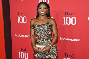 Τα glass hair της Simone Biles έκλεψαν την παράσταση στο Σικάγο