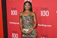 Τα glass hair της Simone Biles έκλεψαν την παράσταση στο Σικάγο