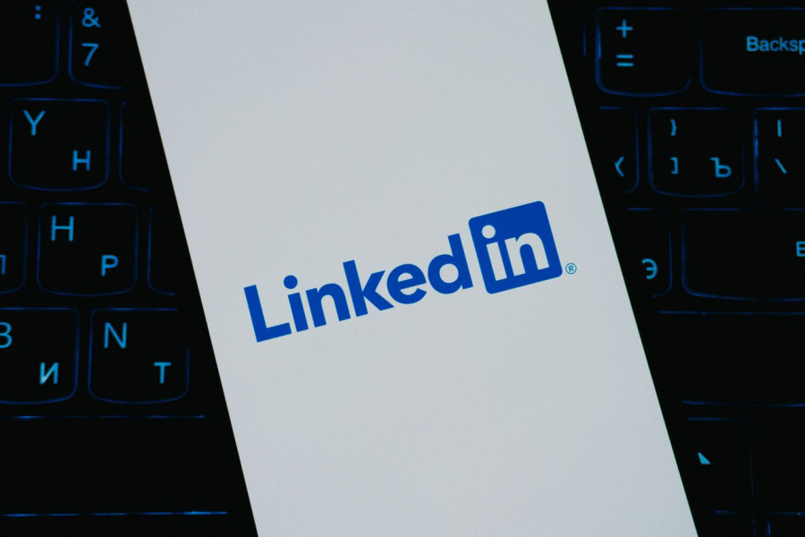 Οι 5 κινήσεις στο LinkedIn που αξίζει να κάνεις όσο οι άλλοι κάνουν διακοπές