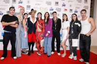 Athens Fashion Week: Η drag και ΑΙ επίδειξη του Λάκη Γαβαλά είχε αέρα GNTM αλλά και μια πολύ ιδιαίτερη σχεδιάστρια