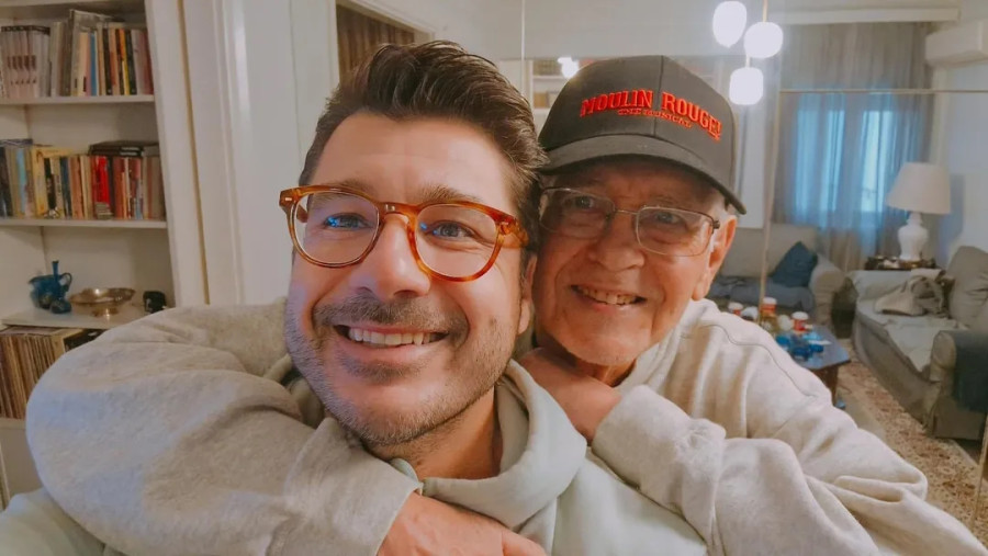 Βαρύ πένθος για τον Λάμπρο Κωνσταντάρα: Έχασε τον πατέρα του - «Κάτι ξεριζώθηκε»