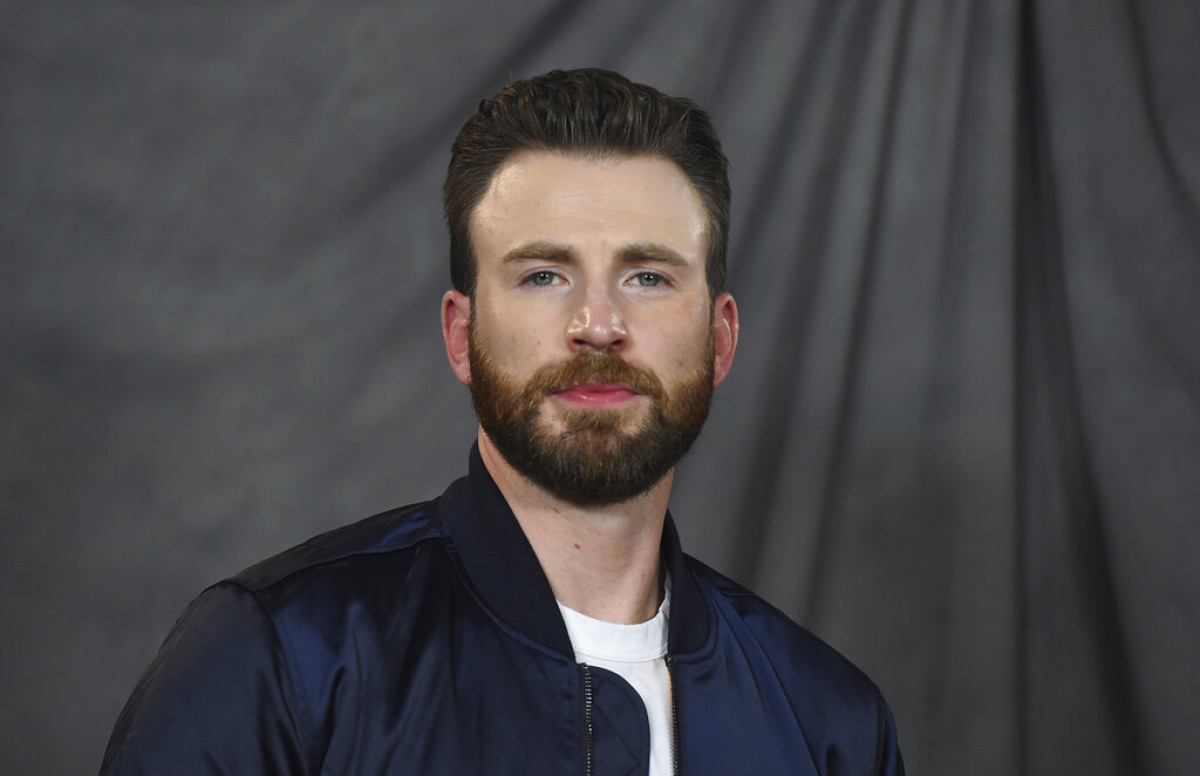 Chris Evans: Έγινε μπαμπάς! Η ιστορία αγάπης με την Alba Baptista και η κόρη που ολοκλήρωσε το όνειρό τους