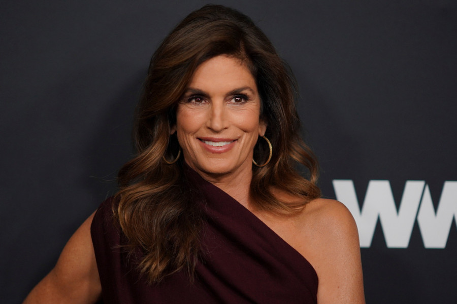 Εσύ θα έκανες τζακούζι παρέα με μια… σαύρα; Η Cindy Crawford ναι!