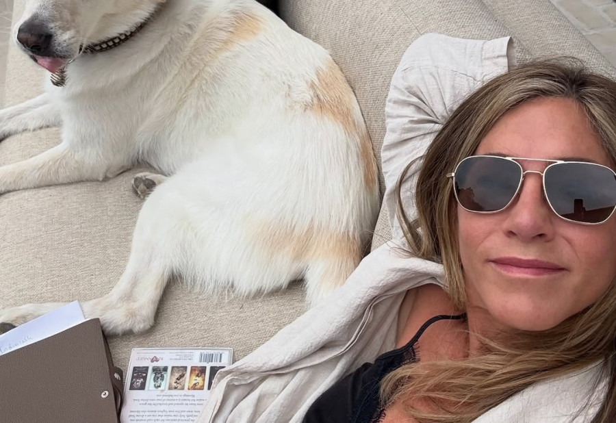 It&#039;s official! Η Τζένιφερ Άνιστον ανέβασε την πρώτη φωτογραφία με τον νέο της σύντροφο