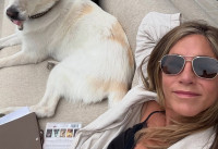 It's official! Η Τζένιφερ Άνιστον ανέβασε την πρώτη φωτογραφία με τον νέο της σύντροφο