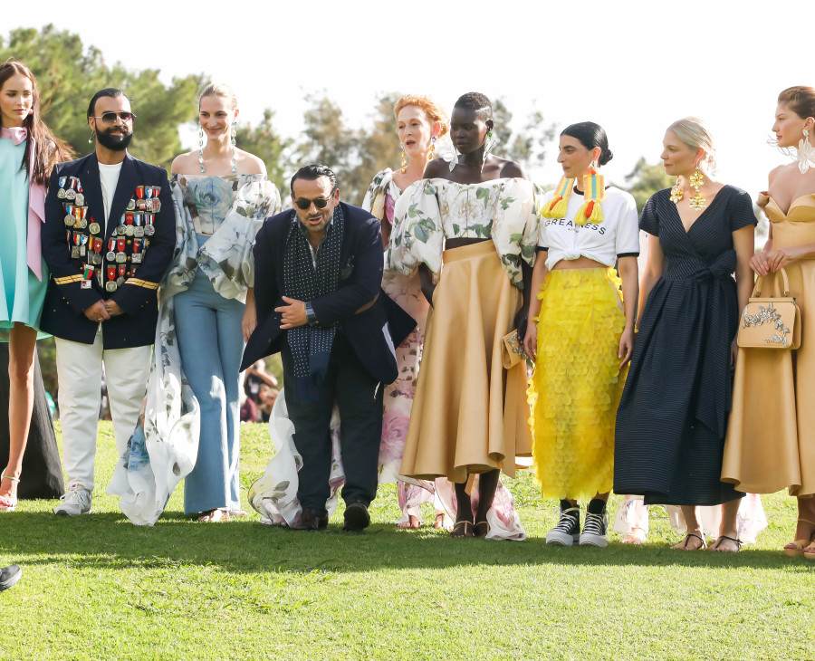 Ο Βασίλης Ζούλιας «πάντρεψε» την haute couture με την pop culture και την απενοχοποίησε με τον πιο stylish τρόπο!