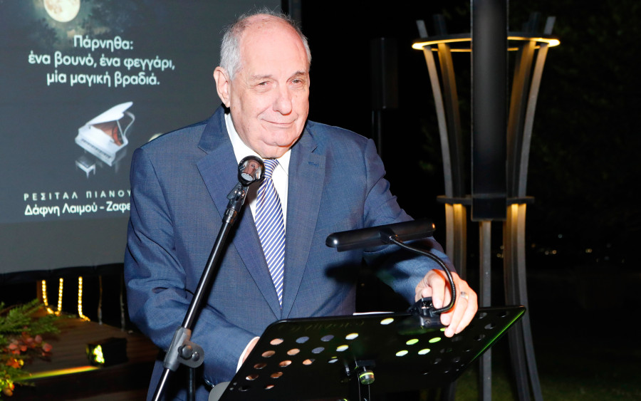 Ο Τέρενς Κουίκ επιστρέφει στο κανάλι που "έχτισε" στο πλευρό του Γιώργου Λιάγκα