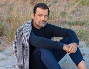 Κωνσταντίνος Καζάκος: Τι συμβαίνει όταν θες να βγαλεις φωτό κι ανοίγεις βίντεο; Αυτό...