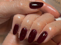 Τι είναι η «θεωρία των κόκκινων νυχιών» που υπόσχεται να ενισχύσει την αυτοπεποίθηση;