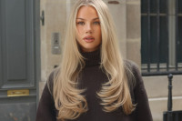 Πώς να εφαρμόσετε σωστά το bronzer για μια υγιή, λαμπερή επιδερμίδα τον χειμώνα, σύμφωνα με τους makeup artists