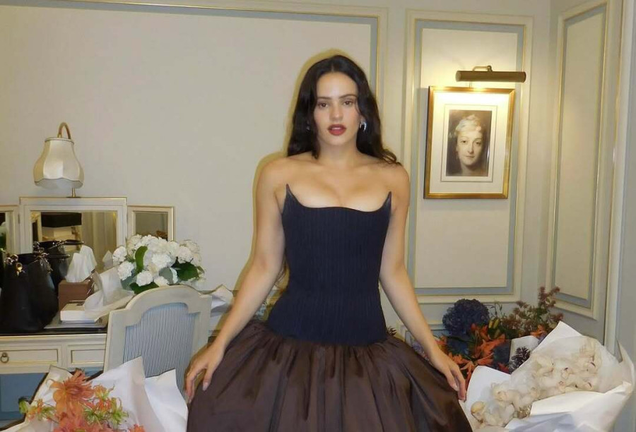 Rosalia: Η στιγμή που διέκοψε τη συναυλία της μπροστά σε χιλιάδες θεατές. Τι συνέβη;