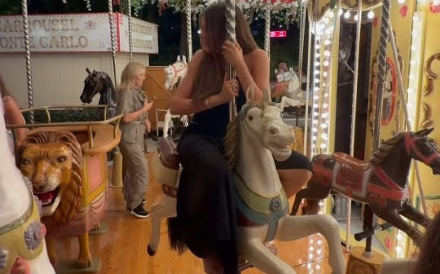 Η Sofia Vergara «πάλεψε» να ανέβει σε carousel στο Μόντε Κάρλο και το βίντεο είναι ό,τι πιο διασκεδαστικό θα δεις σήμερα