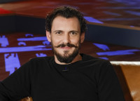 Σταύρος Σβήγκος: Η αποκάλυψη της συντρόφου του για το ακαταμάχητο σημείο του και η αλήθεια για τη φωτογραφία με τον Μακόναχι