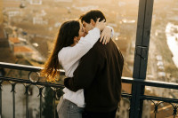 Τα μικρά λάθη που χαλάνε τη μαγεία του πρώτου φιλιού