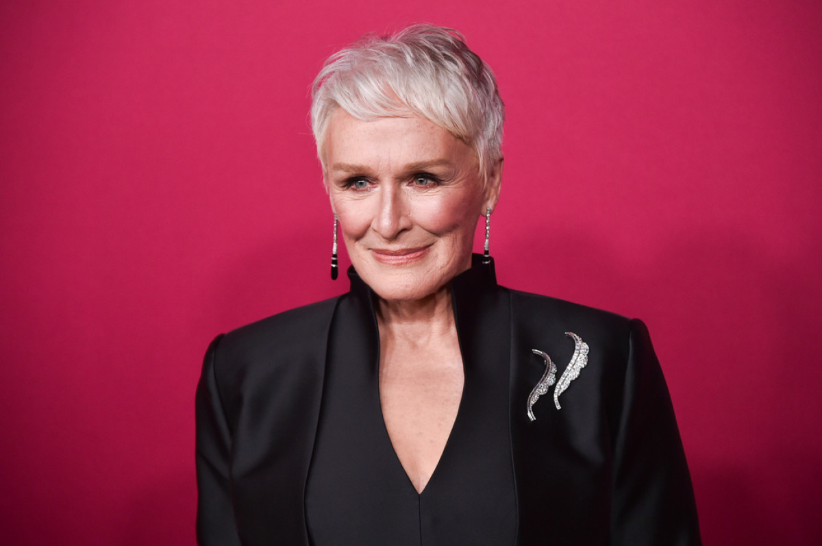«Προτιμώ πολύ περισσότερο να είμαι ο εαυτός μου»: Στα 78 της, η Glenn Close μιλά για τη σχέση της με το μακιγιάζ