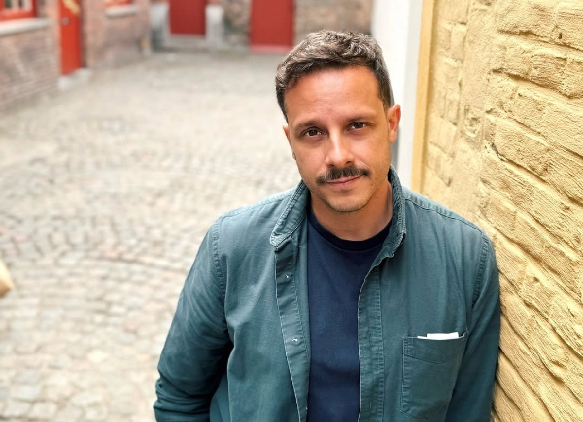 Δημήτρης Μακαλιάς: «Μελιτζάνες, φλογίτσες, σταγόνες, οτιδήποτε υπάρχει σε emoji είναι απιστία για μένα!»