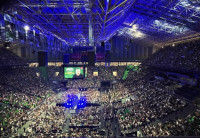 Ο Αλέξανδρος Τσουβέλας έγραψε ιστορία στο Telekom Center- 20.000 θεατές. Ένα γεμάτο στάδιο. Μία ιστορική βραδιά.