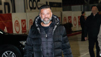 Κώστας Σόμμερ: Όλο καμάρι για τον μικρό Ιάσονα στη σχολική γιορτή της 28ης Οκτωβρίου
